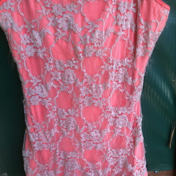 Express Tank Top - Picture 2 of 4